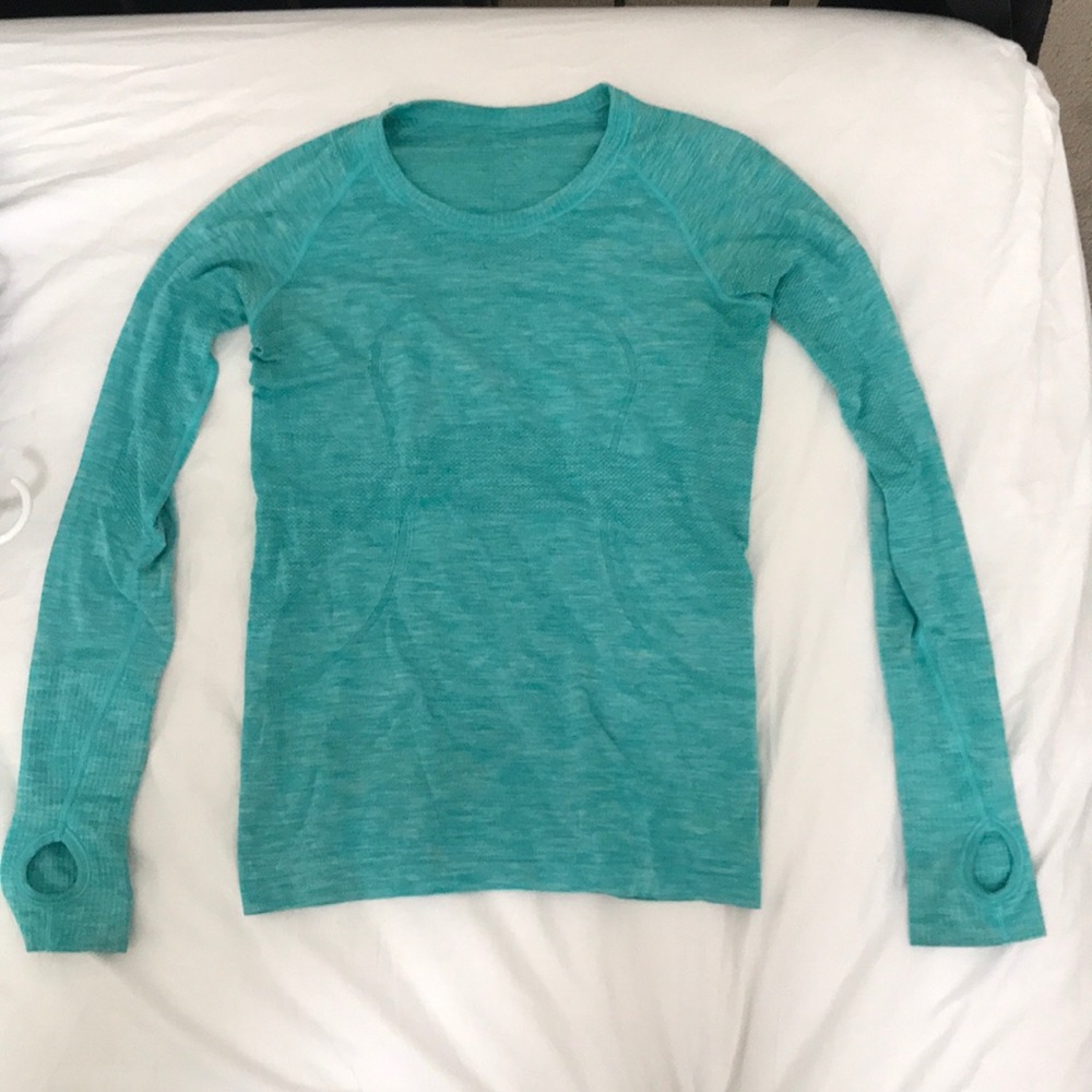 Long sleeve workout shirt